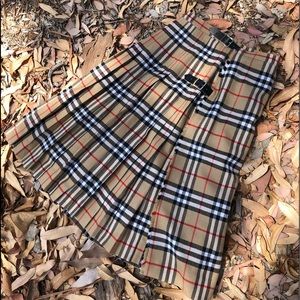 Women’s Vintage Burberry long skirt!